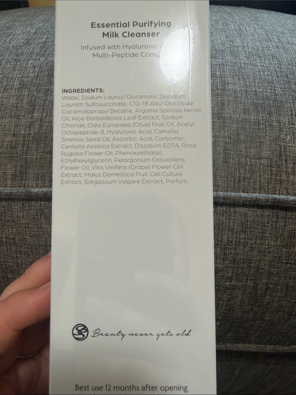 Essential Purifying Milk Cleanser Infused - Picture 8 of 11